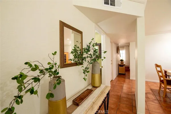 $3,150 | 7310 Balboa Boulevard, Unit F, Van Nuys, CA 91406