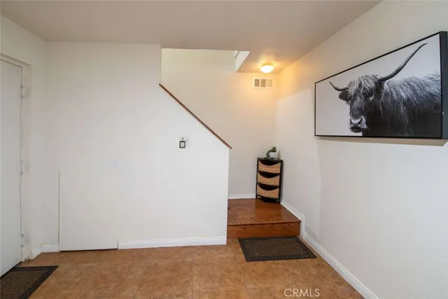 $3,150 | 7310 Balboa Boulevard, Unit F, Van Nuys, CA 91406