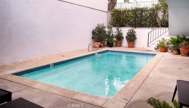 $3,150 | 7310 Balboa Boulevard, Unit F, Van Nuys, CA 91406