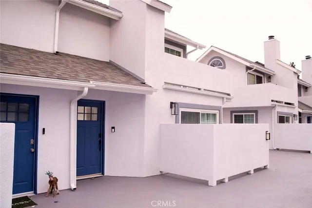 $3,150 | 7310 Balboa Boulevard, Unit F, Van Nuys, CA 91406