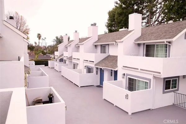$3,150 | 7310 Balboa Boulevard, Unit F, Van Nuys, CA 91406