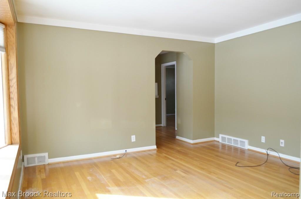 1106 West Webster Road Royal Oak, MI 48073 - Photo 4 of 18 Living Rm