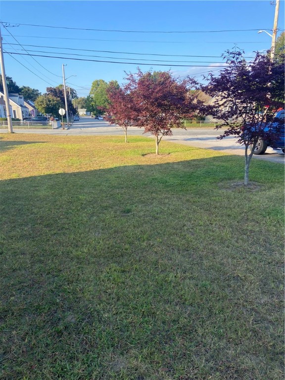 3 Barnold Street West Warwick, RI 02893 - Photo 10 of 13 Double lot to corner