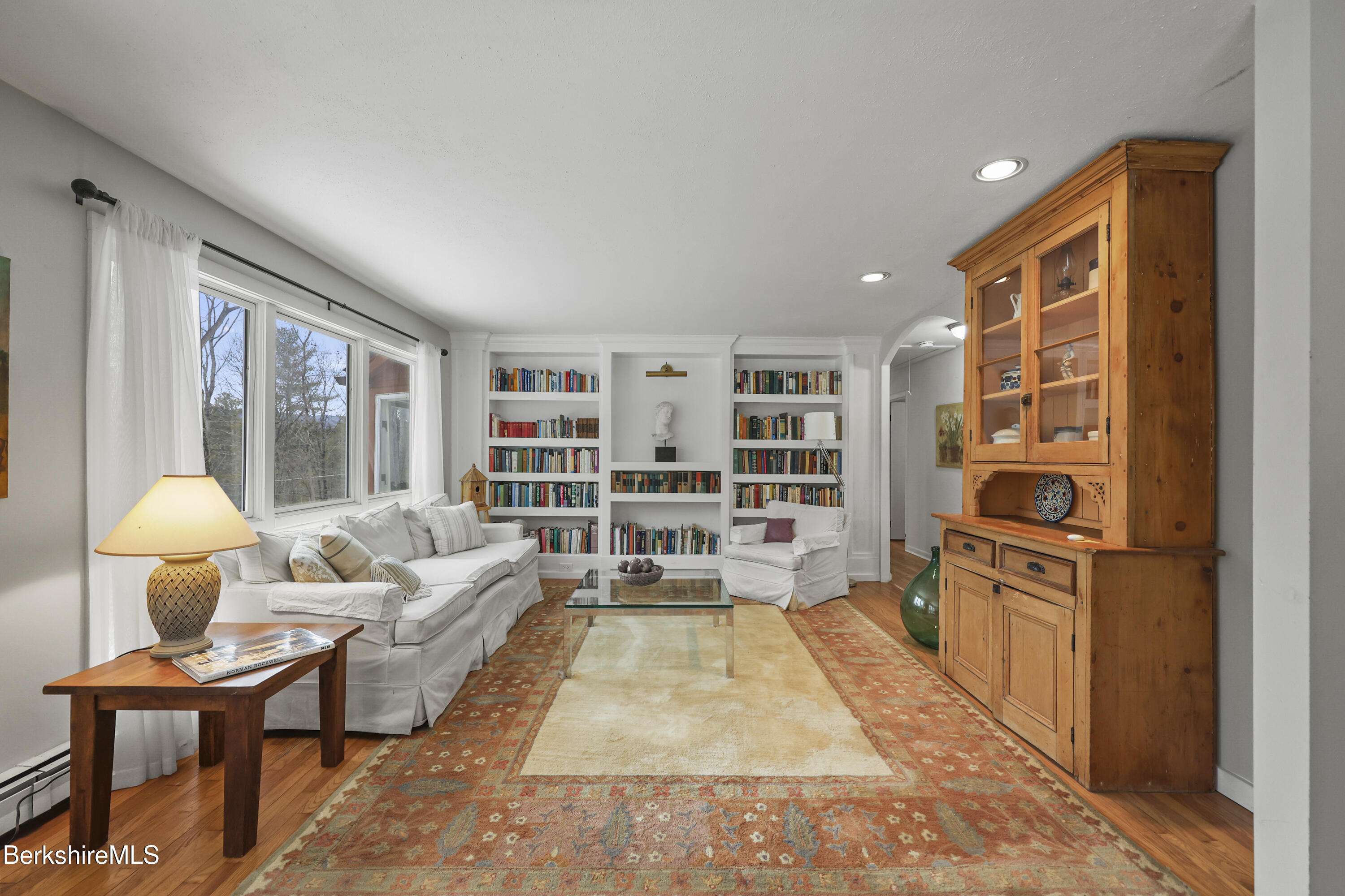 40 Prospect Hill Road Stockbridge, MA 01262 - Photo 4 of 50 living w hardwood