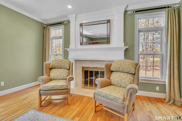 $989,000 | 9 White Oak Lane, Avon, CT 06001