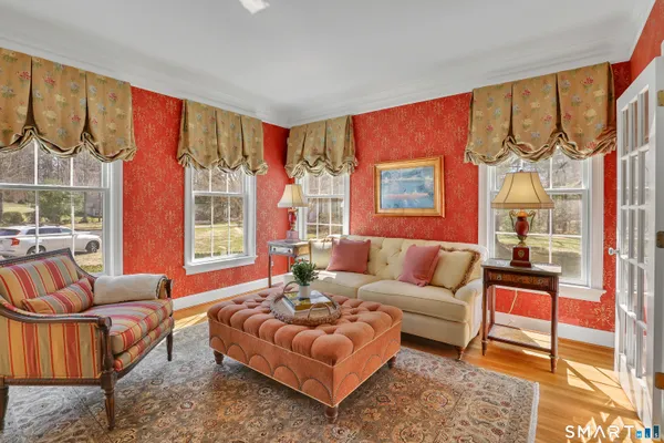 $989,000 | 9 White Oak Lane, Avon, CT 06001