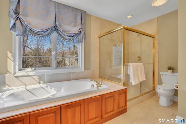 $989,000 | 9 White Oak Lane, Avon, CT 06001