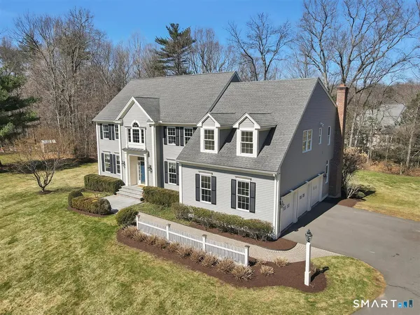 $989,000 | 9 White Oak Lane, Avon, CT 06001
