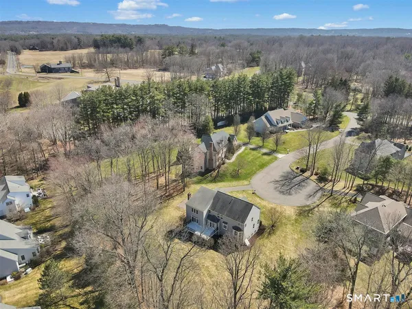 $989,000 | 9 White Oak Lane, Avon, CT 06001