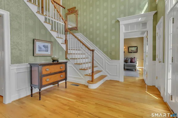 $989,000 | 9 White Oak Lane, Avon, CT 06001