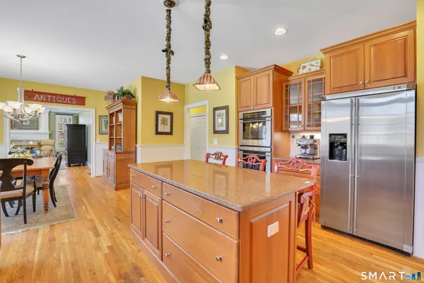 $989,000 | 9 White Oak Lane, Avon, CT 06001