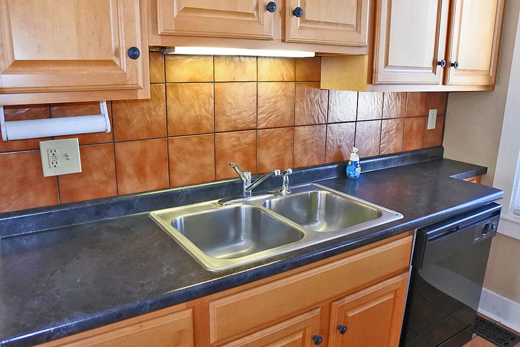 7 Marble Avenue Rutland, VT 05701 - Photo 3 of 39