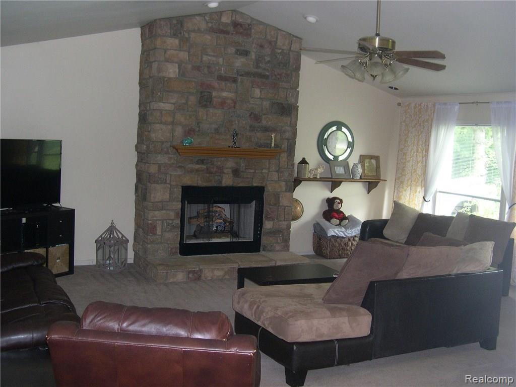 10219 Farmington Road Livonia, MI 48150 - Photo 19 of 34 GORGEOUS GAS FIREPLACE