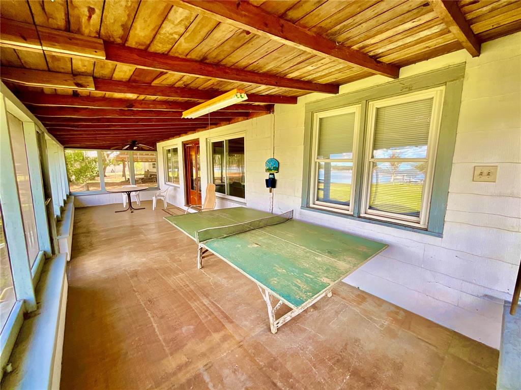 106 Sunny Side Beach Road Hawthorne, FL 32640 - Photo 49 of 54 a view of an empty room with a window