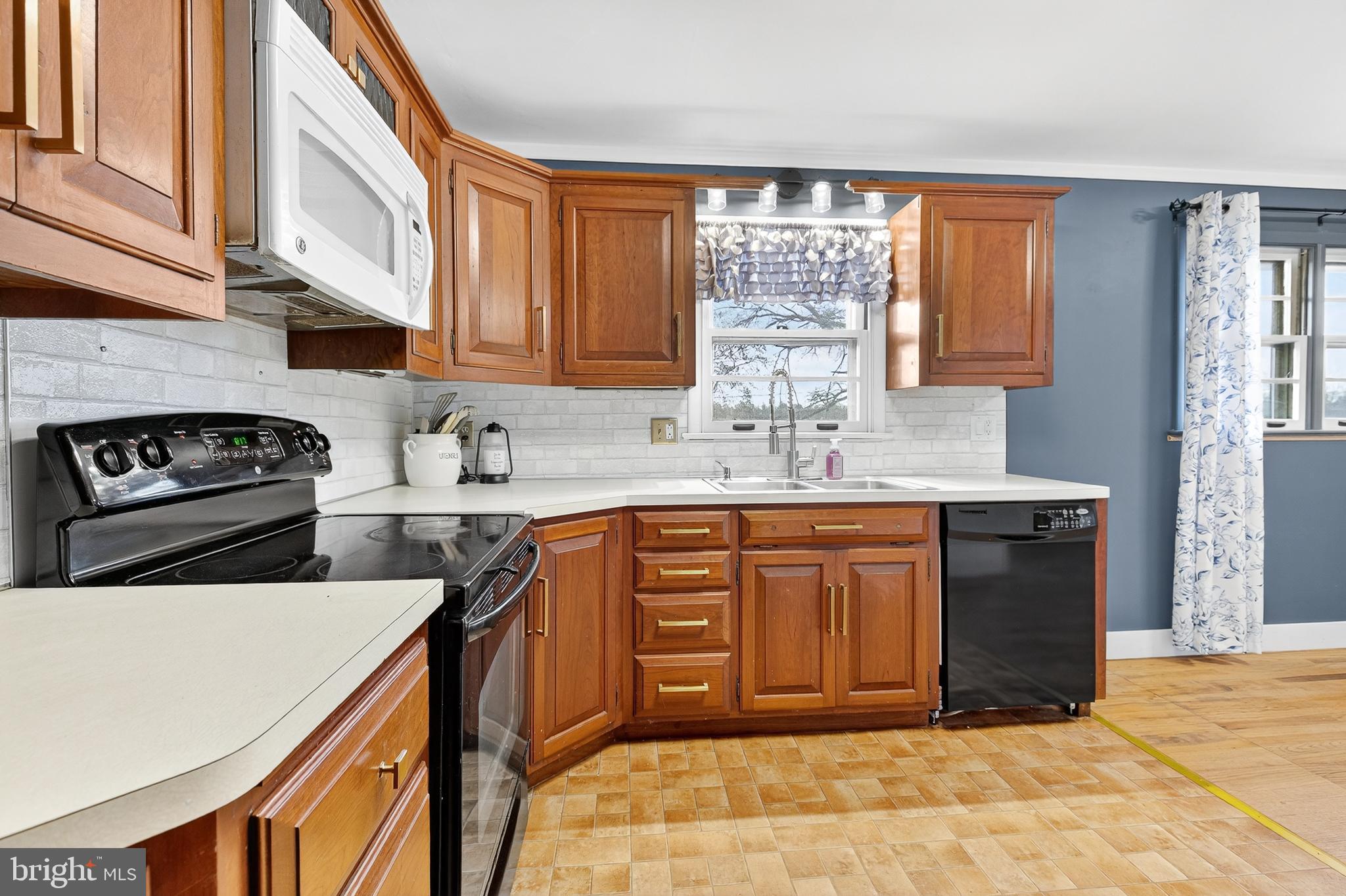 3621 Orkney Road Mountville, PA 17554 - Photo 5 of 19 Kitchen 2