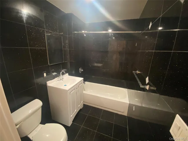 $589,000 | 140-26 Cherry Avenue, Unit 5D | Flushing