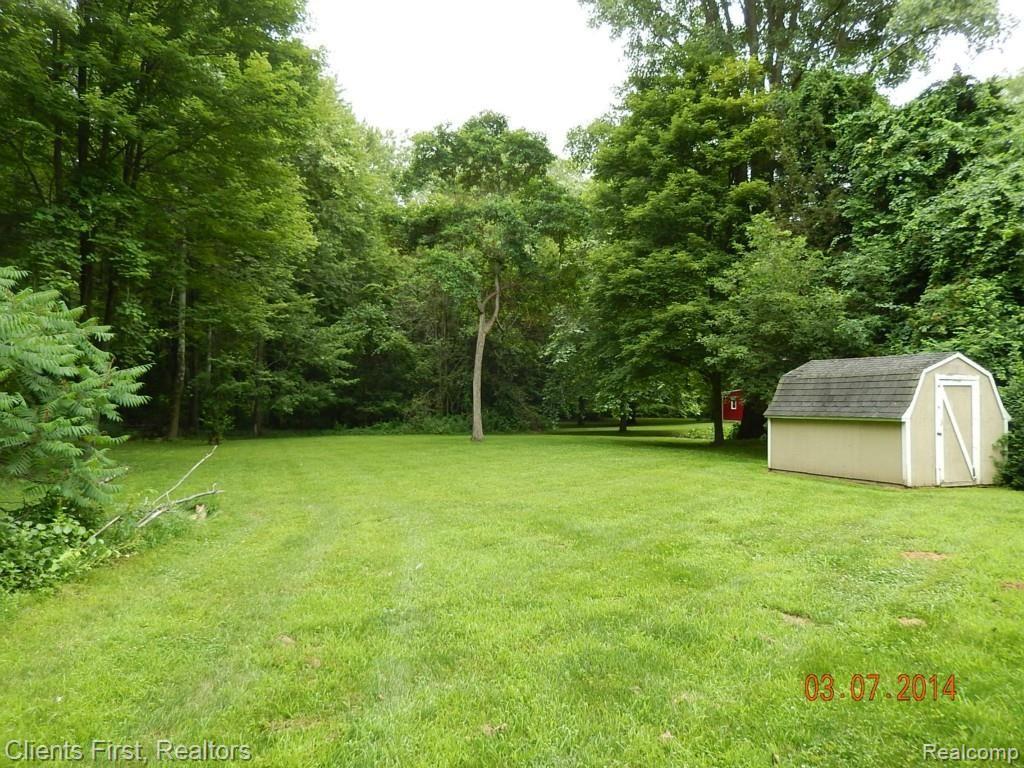 18781 Hannan Road New Boston, MI 48164 - Photo 11 of 48 DSCN3673.jpg