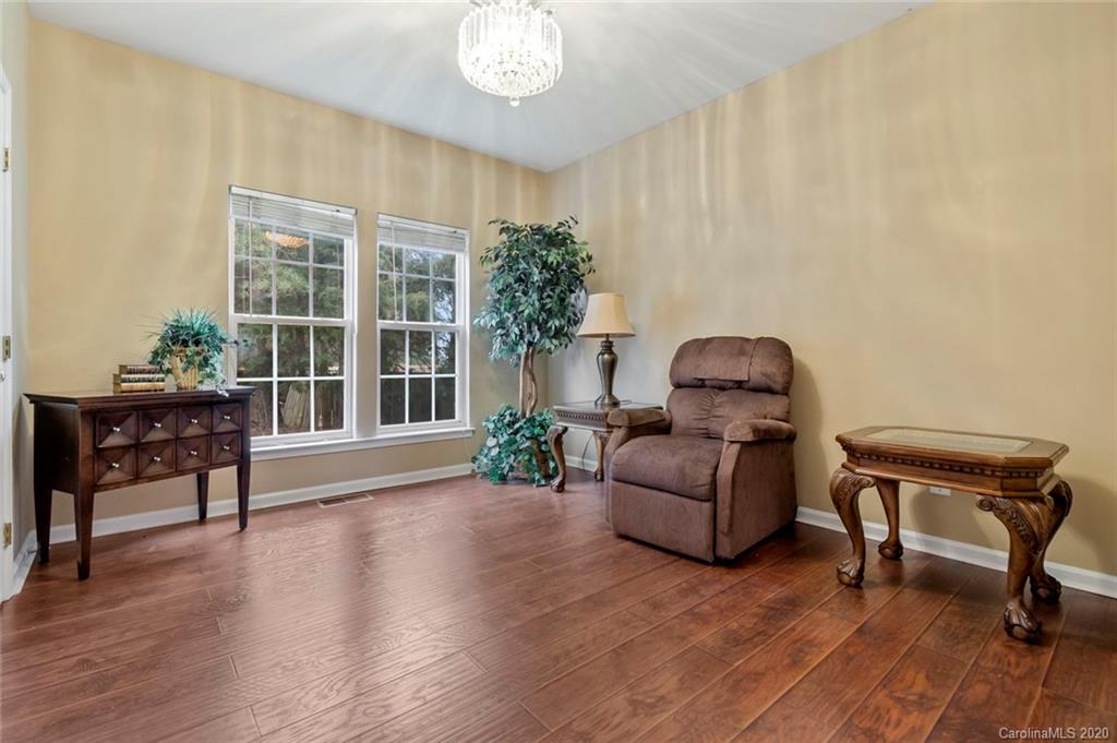 3005 Strawberry Road Matthews, NC 28104 - Photo 12 of 39 Gallery Image 12