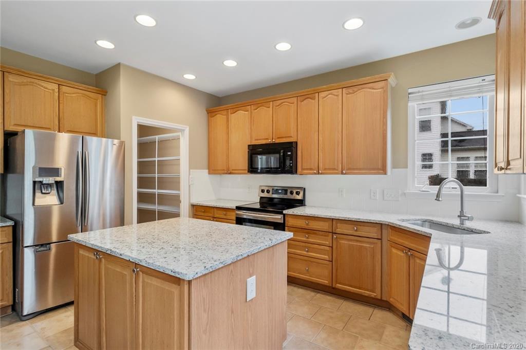 3005 Strawberry Road Matthews, NC 28104 - Photo 18 of 39 Gallery Image 18