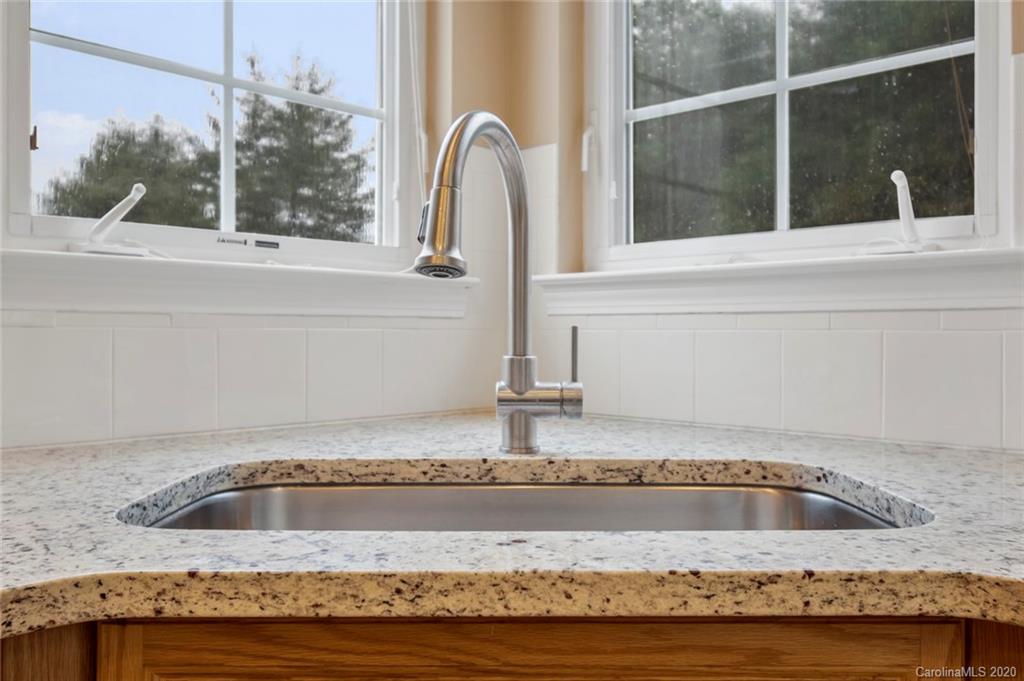 3005 Strawberry Road Matthews, NC 28104 - Photo 23 of 39 Gallery Image 23
