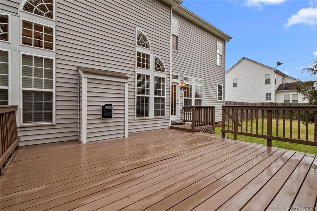3005 Strawberry Road Matthews, NC 28104 - Photo 5 of 39 Gallery Image 5