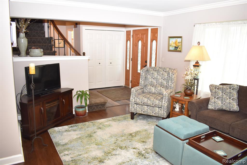 7236 Iron Gate Road Canton, MI 48187 - Photo 9 of 22
