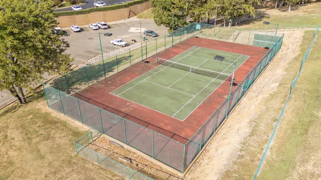 a view of a tennis court