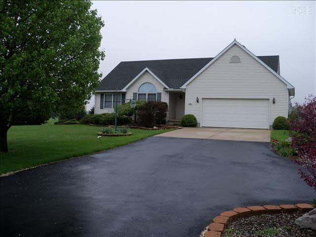 2183 Sheick Road Monroe, MI 48162 - Photo 10 of 14 20357952-9.JPG
