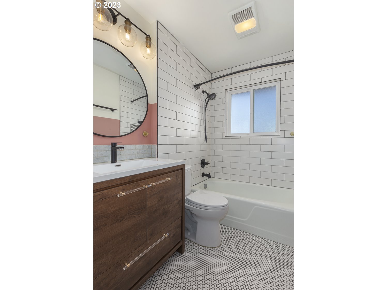 33056 Northwest Sandberg Road Scappoose, OR 97056 - Photo 15 of 34 Bathroom