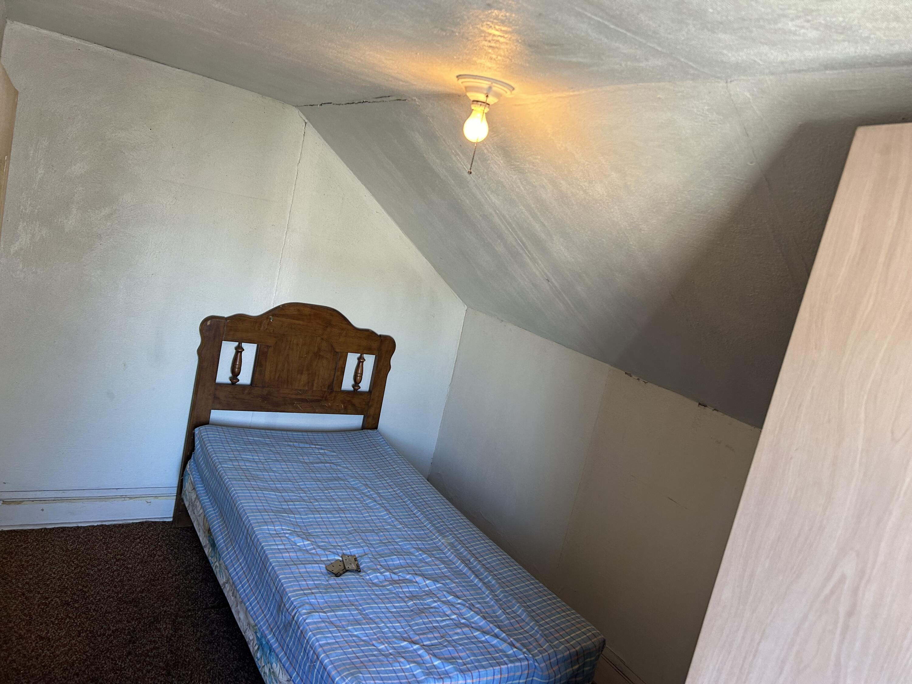 2922 West Mitchell Street Milwaukee, WI 53215 - Photo 16 of 28 Bedroom 3(Upper)