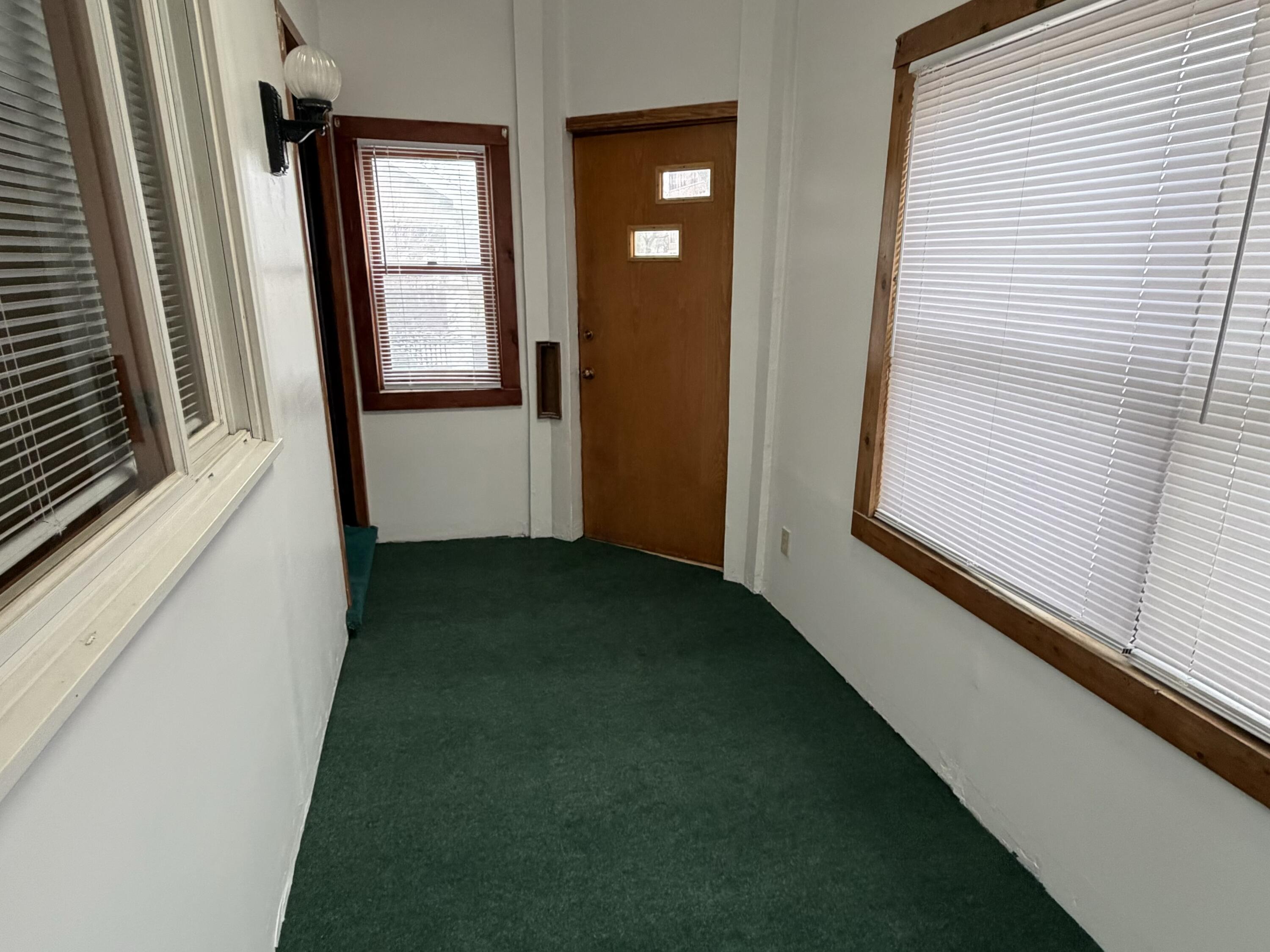 2922 West Mitchell Street Milwaukee, WI 53215 - Photo 2 of 28 Sunroom