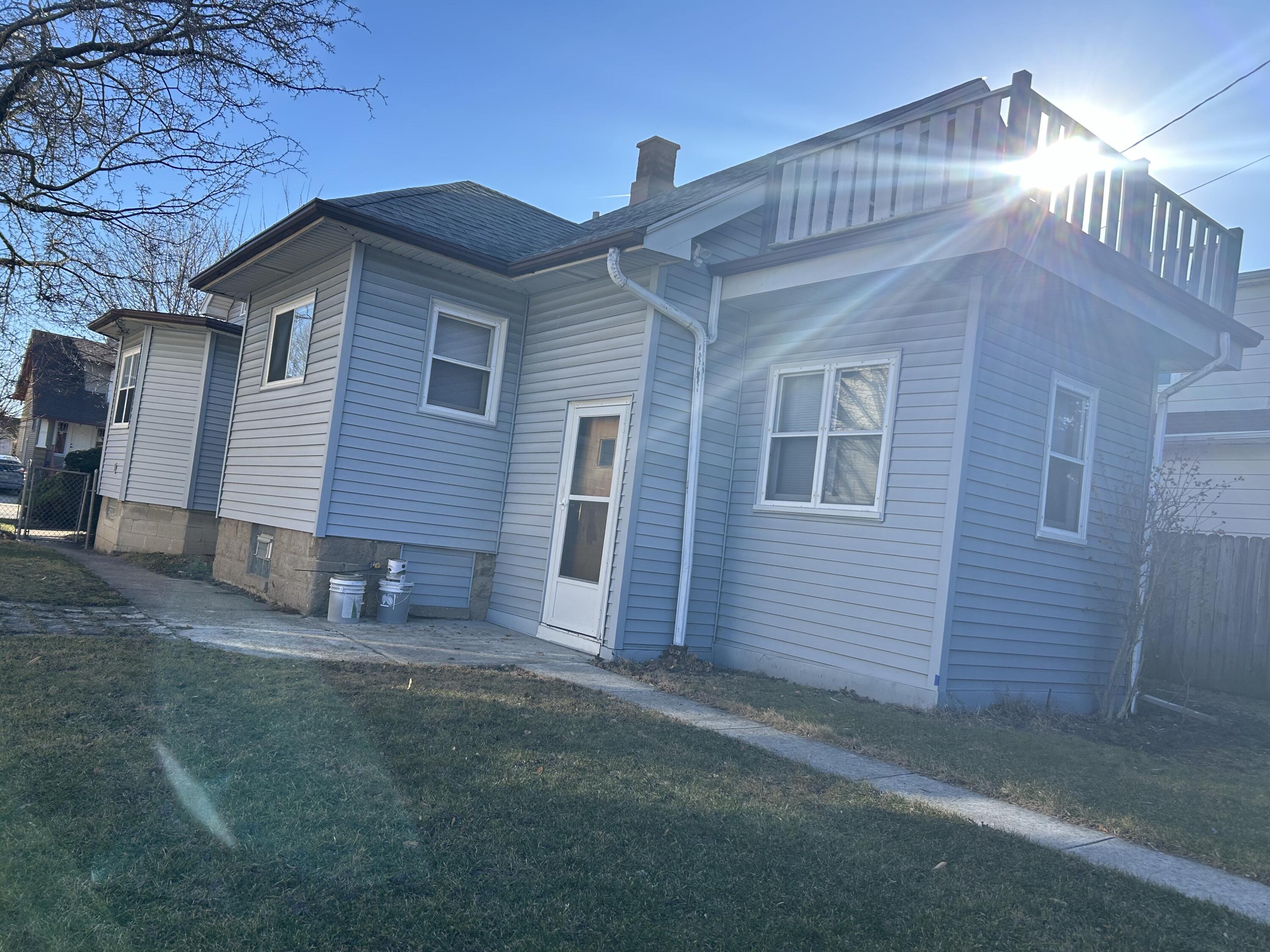 2922 West Mitchell Street Milwaukee, WI 53215 - Photo 25 of 28 Side/Back of the House