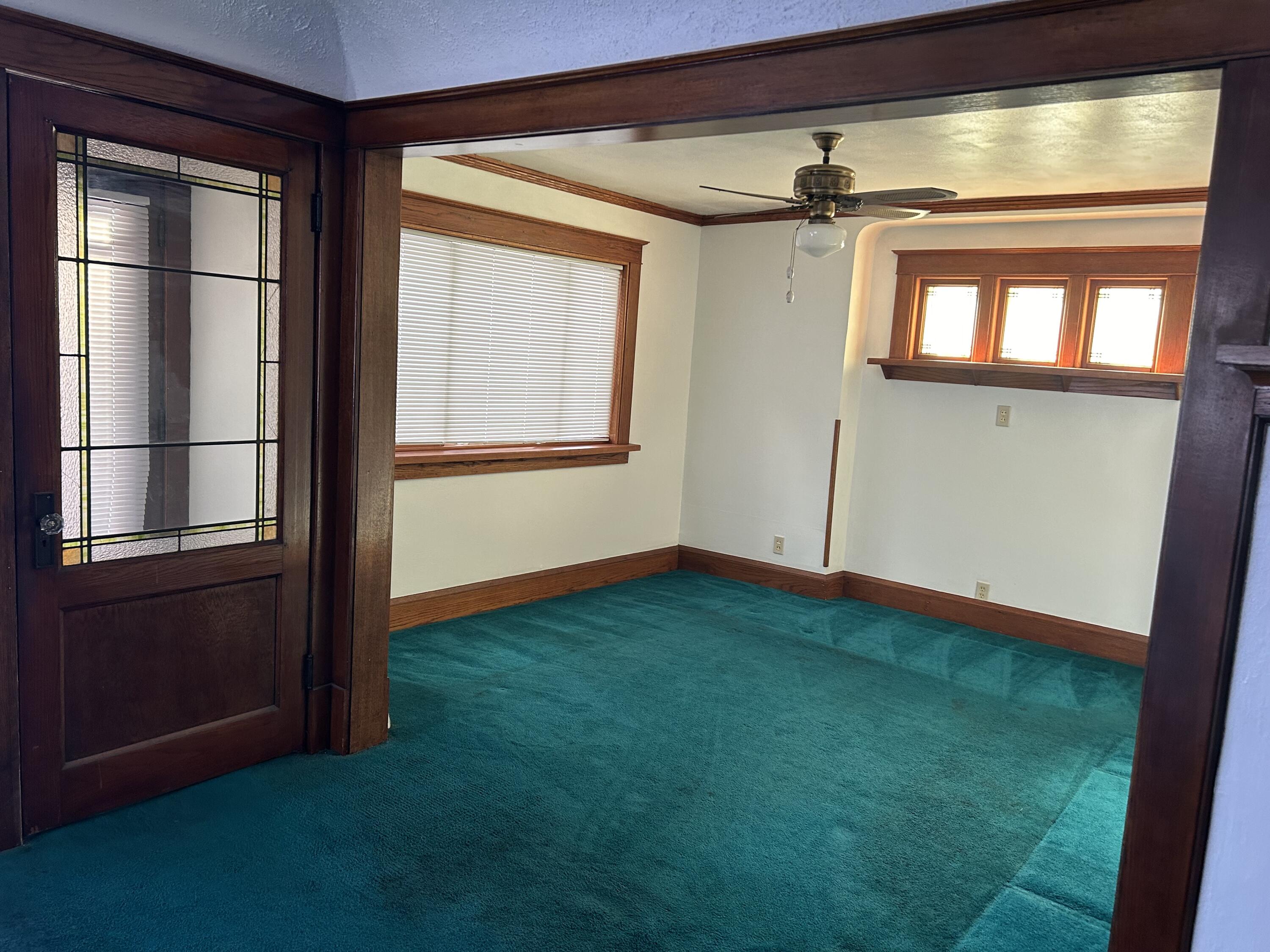 2922 West Mitchell Street Milwaukee, WI 53215 - Photo 3 of 28 Living room