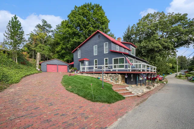 $440,000 | 55945 Inn-D-Inn Drive, Dowagiac, MI 49047