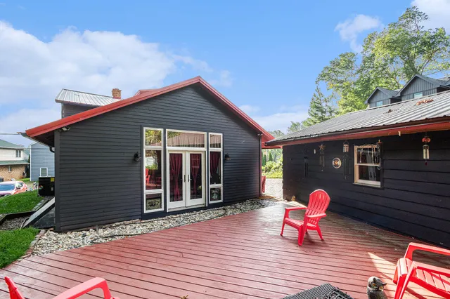 $440,000 | 55945 Inn-D-Inn Drive, Dowagiac, MI 49047