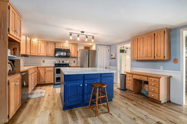 $440,000 | 55945 Inn-D-Inn Drive, Dowagiac, MI 49047