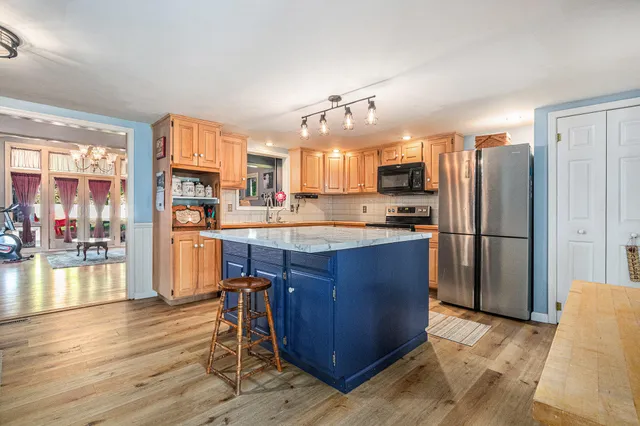 $440,000 | 55945 Inn-D-Inn Drive, Dowagiac, MI 49047