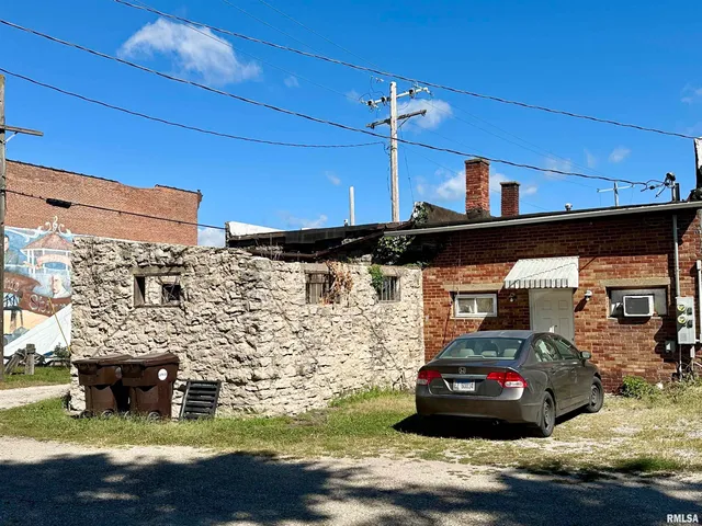 $69,900 | 311 Main Street, Meredosia, IL 62665