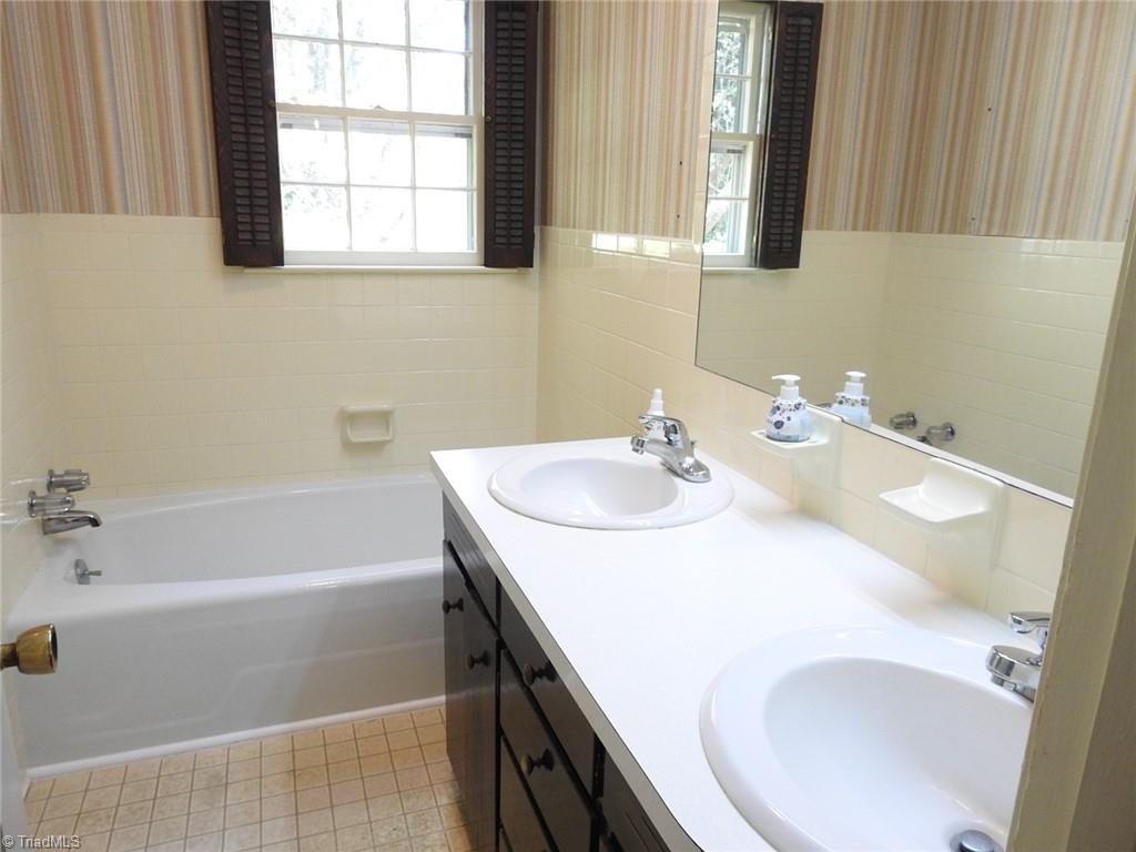 106 Bon Aire Road Elkin, NC 28621 - Photo 17 of 24 Gallery Image 17