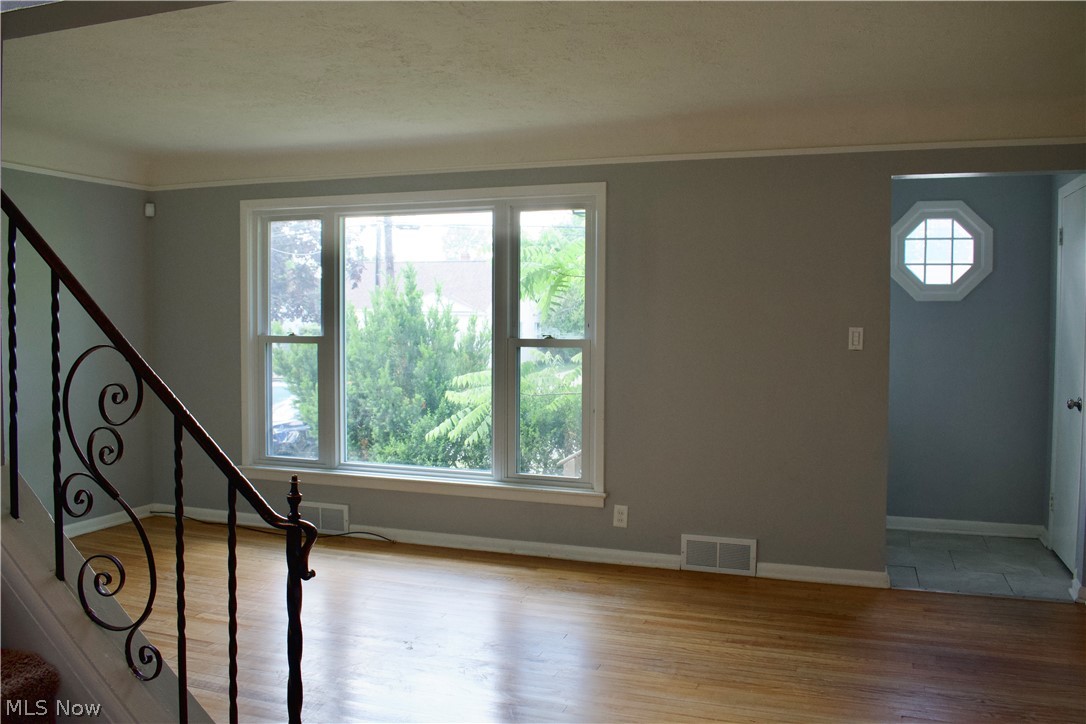 20724 Applegate Road Maple Heights, OH 44137 - Photo 4 of 31 Gallery Image 4