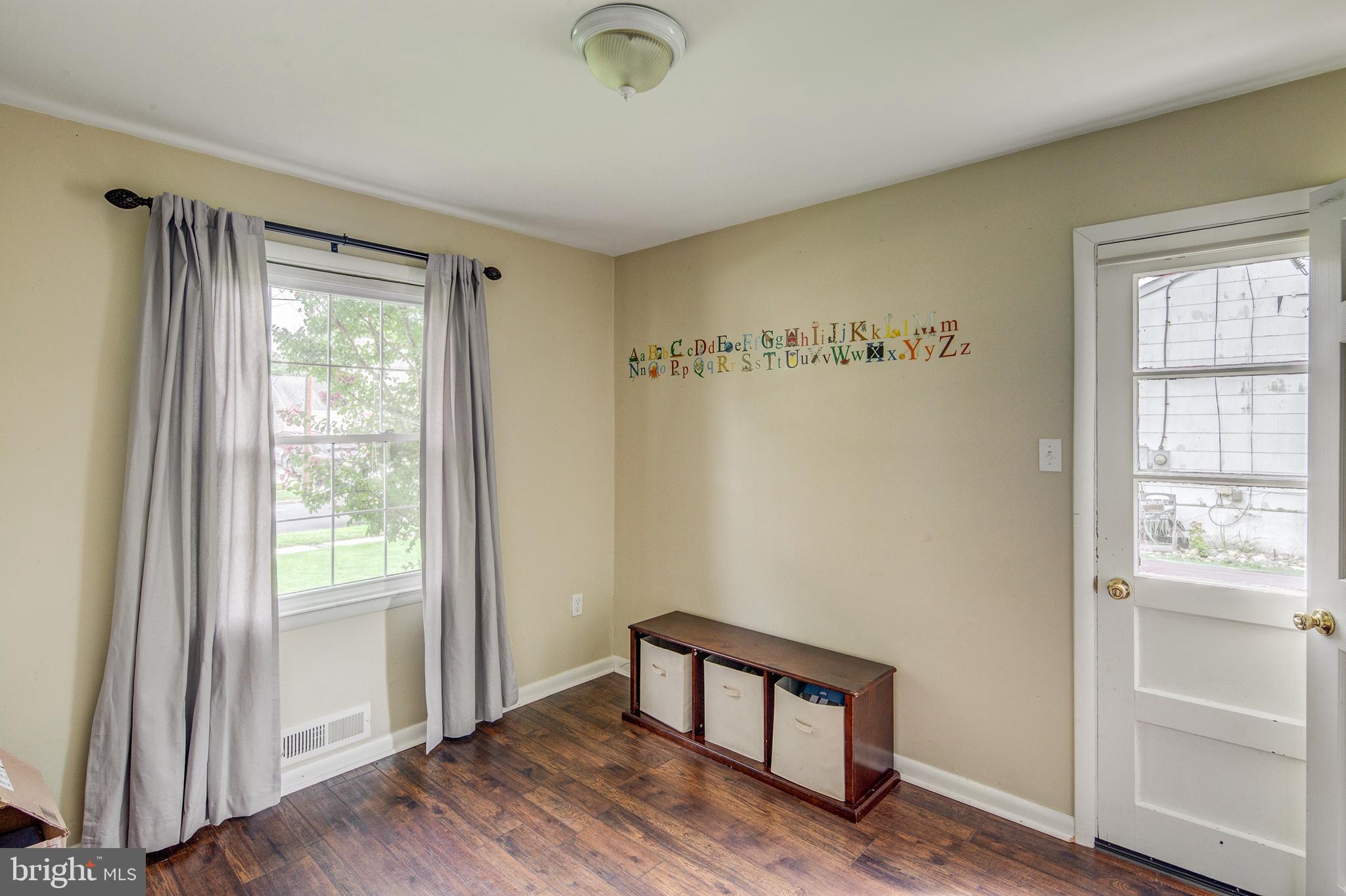 112 Evergreen Road Stratford, NJ 08084 - Photo 3 of 19