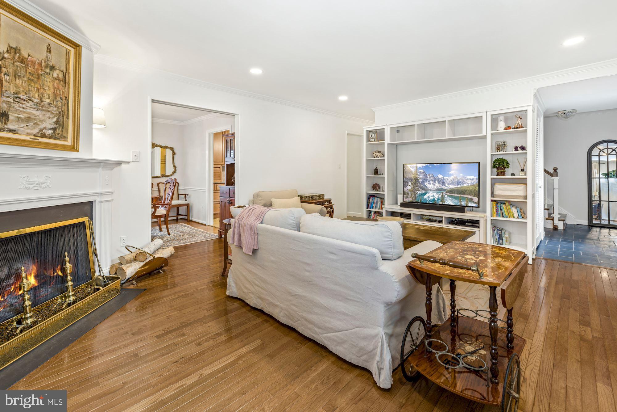 6665 Fairfax Road, Unit 92 Chevy Chase, MD 20815 - Photo 7 of 29 Fireplace & recessed lights
