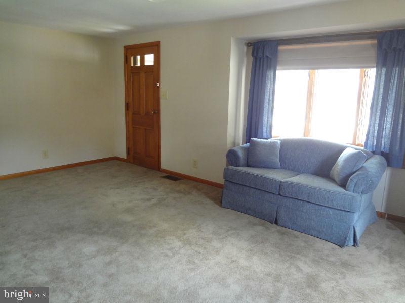 212 Pinkerton Road Mount Joy, PA 17552 - Photo 8 of 18 Gallery Image 8