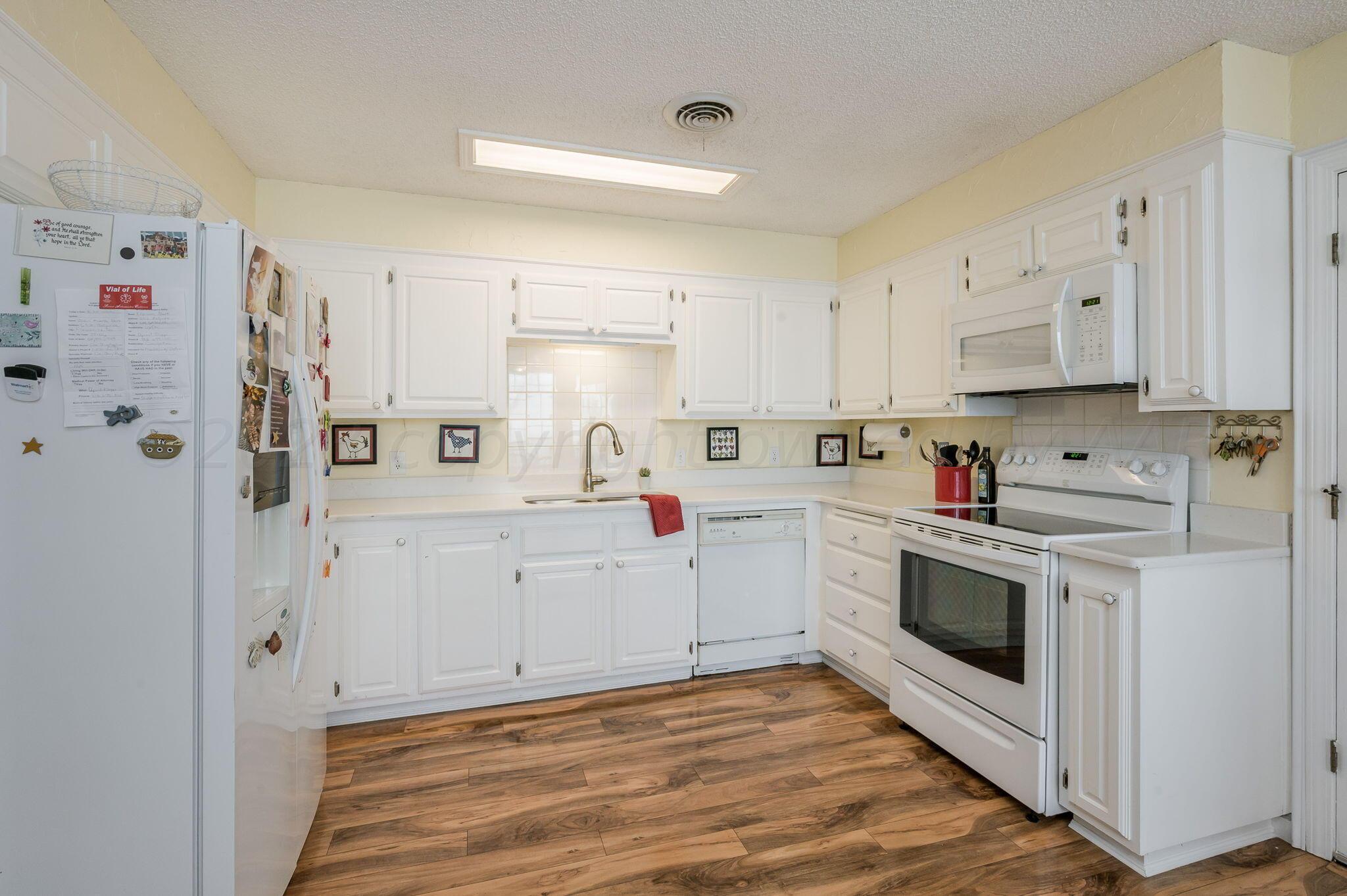 6112 Belpree Road Amarillo, TX 79106 - Photo 8 of 20 Kitchen