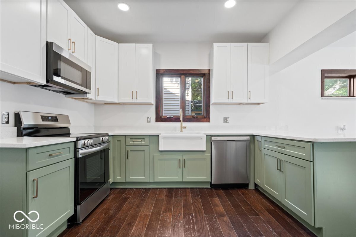 321 North Kenmore Road Indianapolis, IN 46219 - Photo 12 of 39