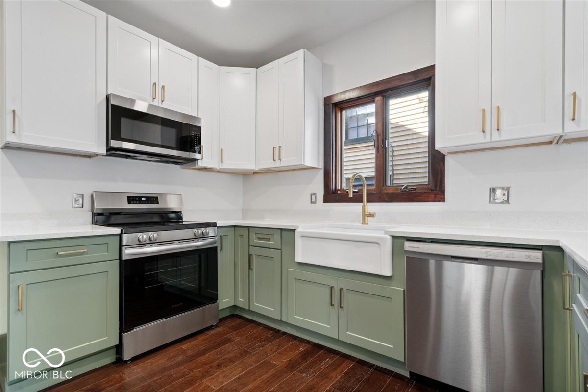 321 North Kenmore Road Indianapolis, IN 46219 - Photo 13 of 39