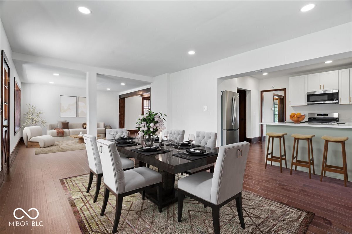 321 North Kenmore Road Indianapolis, IN 46219 - Photo 15 of 39