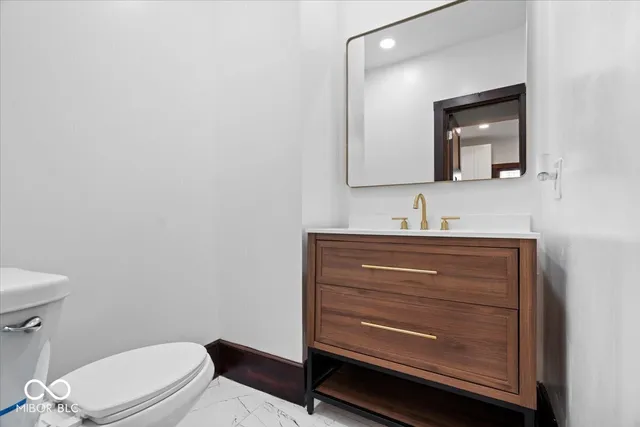 $349,900 | 321 North Kenmore Road, Indianapolis, IN 46219