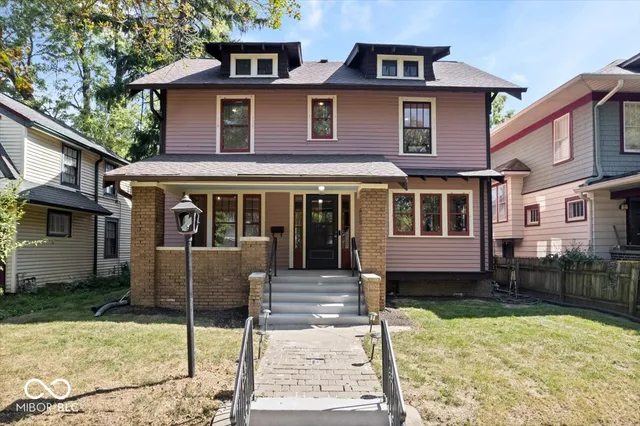 $349,900 | 321 North Kenmore Road, Indianapolis, IN 46219