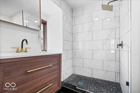 $349,900 | 321 North Kenmore Road, Indianapolis, IN 46219